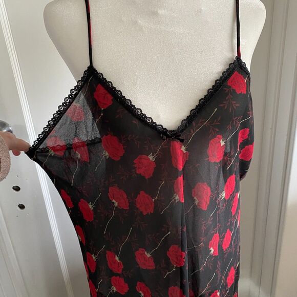 Gilligan & O'Malley Y2K sheer black chemise slip with red flowers, size XL - Picture 6 of 8